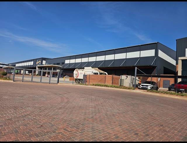 6,939M² WAREHOUSE TO LET IN NORTH RIDING